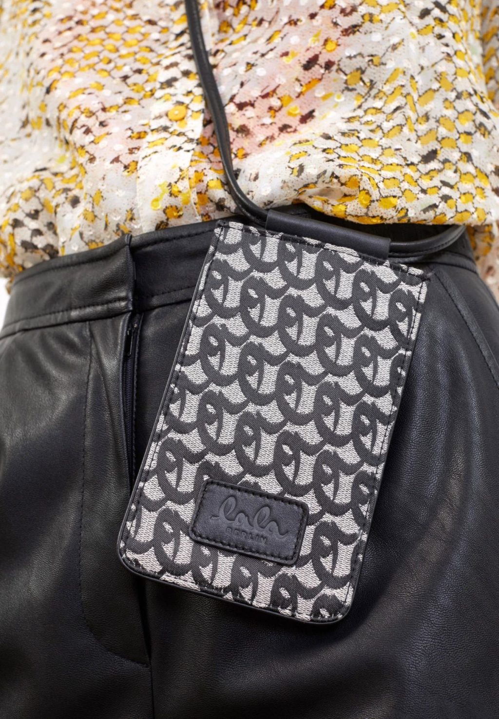 Lala Berlin Pouch Phone Alpha - Image 3