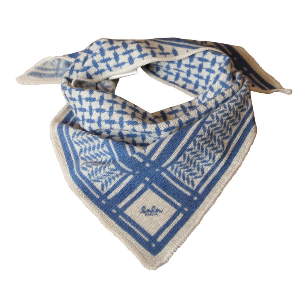 Lala Berlin Triangle Classic Scarf Alabastro on blue XS