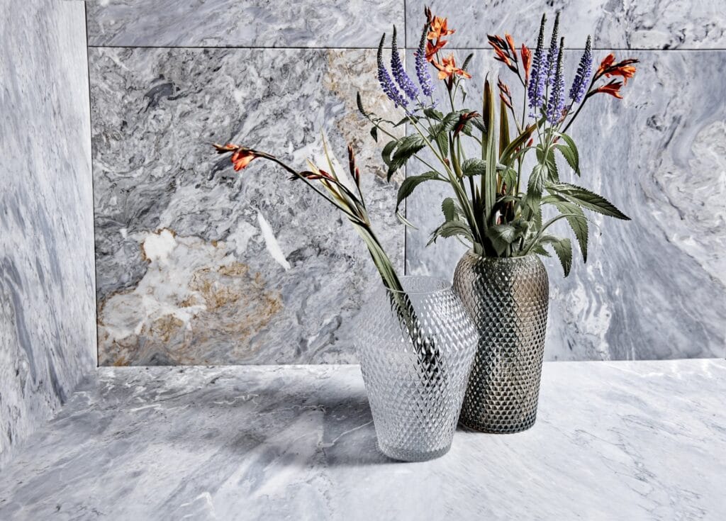 Spectrum Flow Vase Medium Clear - Image 2