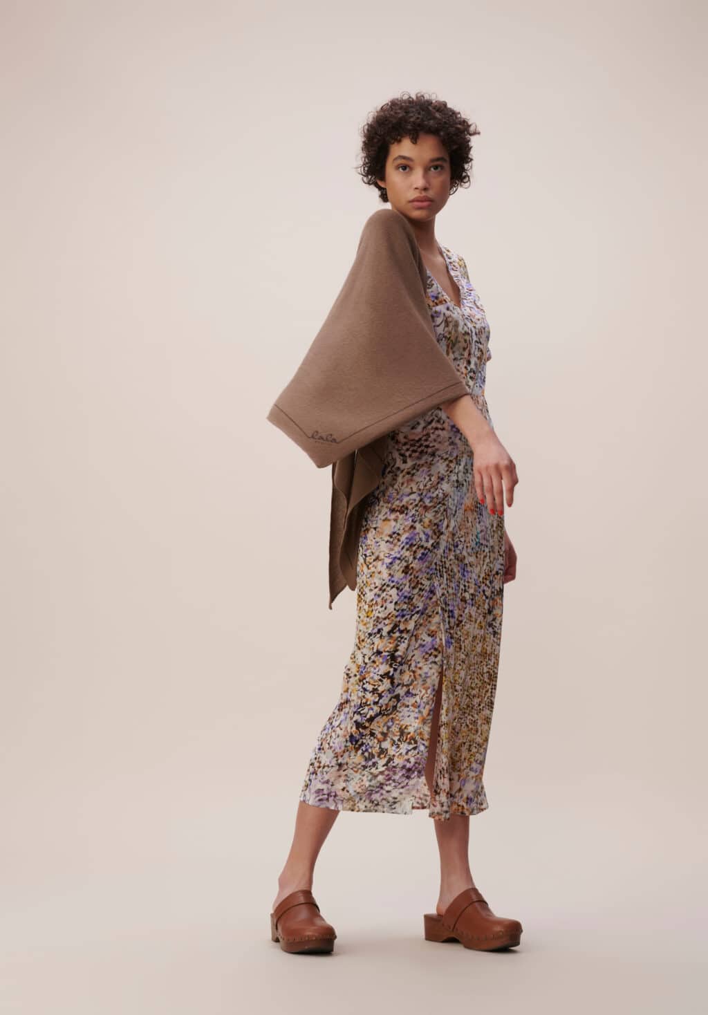 Lala Berlin Triangle Trinity Solid M Chocotone Scarf - Image 4