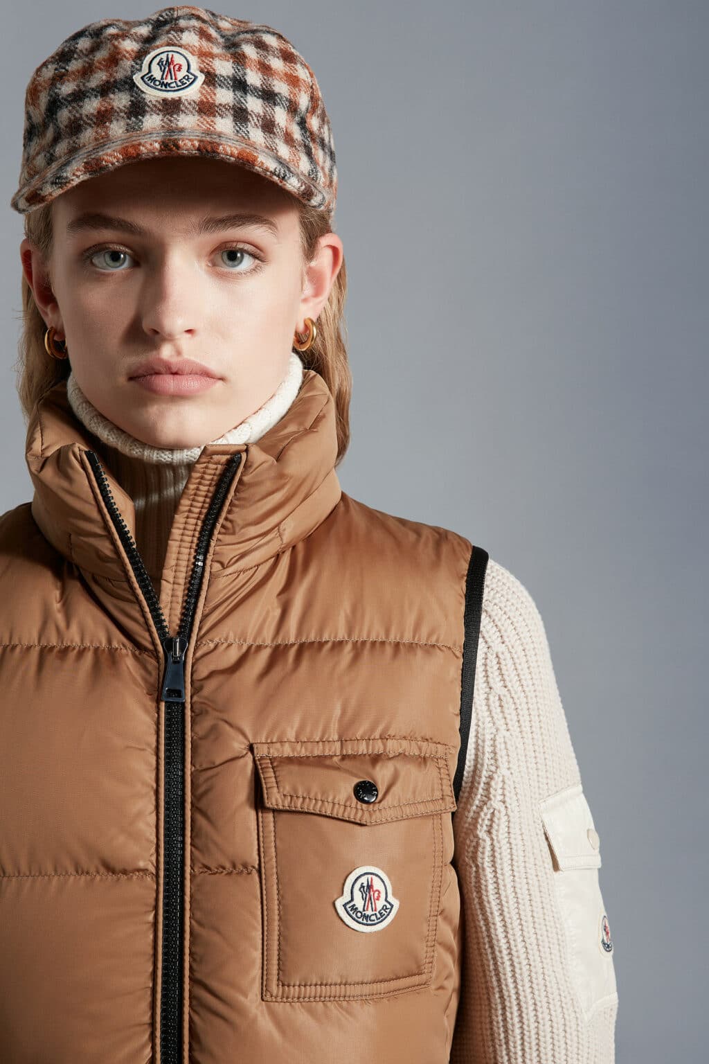 MONCLER Bairon Vest Camel - Image 4